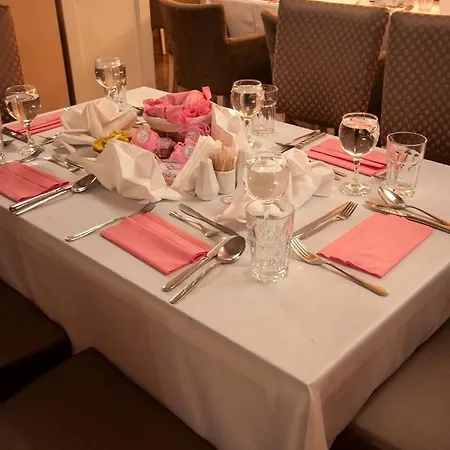 Hotel Saros 3*